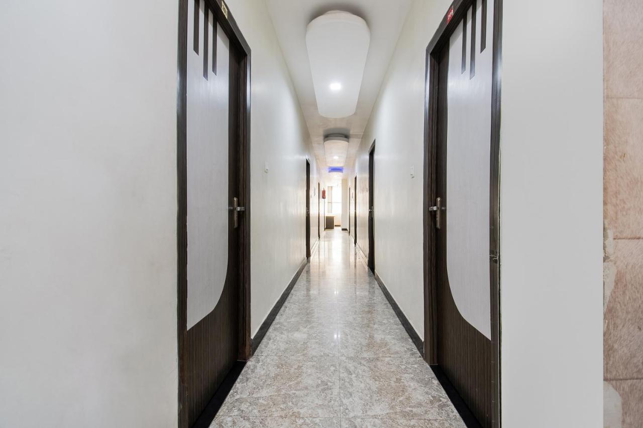 Oyo 44287 Hotel Aarav Plaza Музаффарпур Экстерьер фото